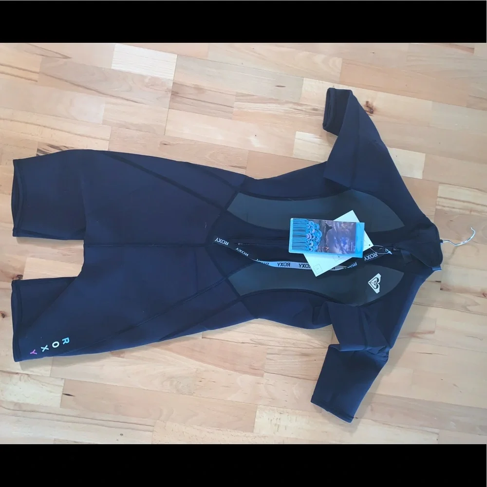 Girls Roxy wetsuit - Picture 2 of 2